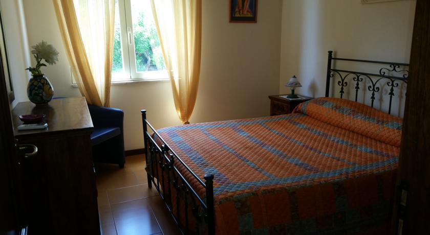 Villa Carmelas تاورمينا الغرفة الصورة