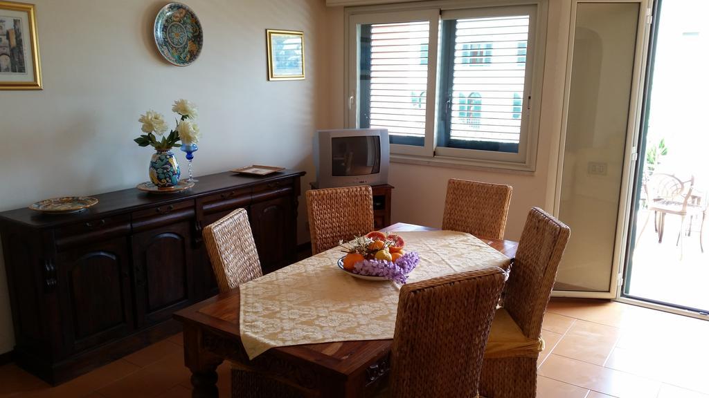 Villa Carmelas تاورمينا الغرفة الصورة